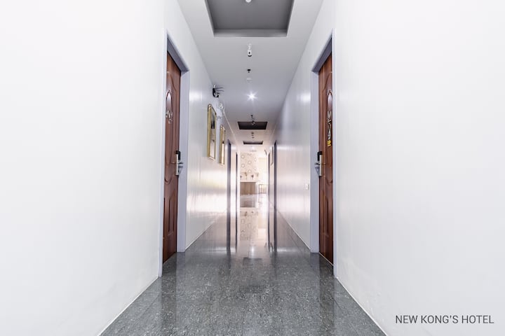 #310 New Kong's Hotel Deluxe Room - Olongapo