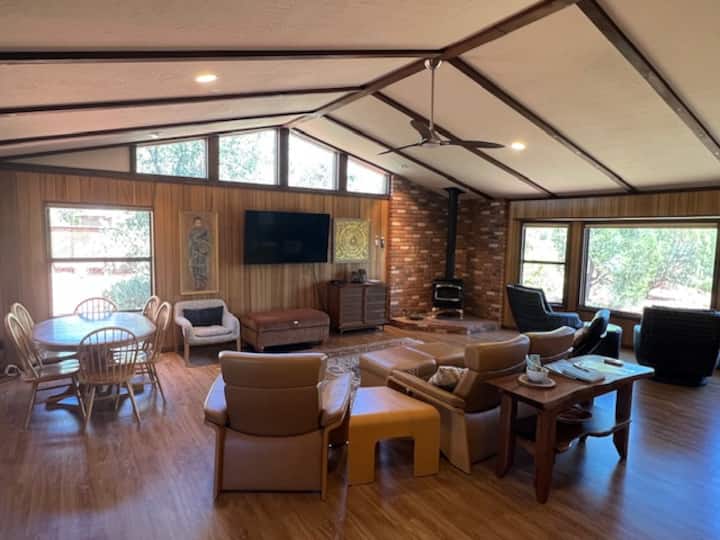 Hideaway Quarters: Serene Sedona Retreat W/ Views - Sedona, AZ