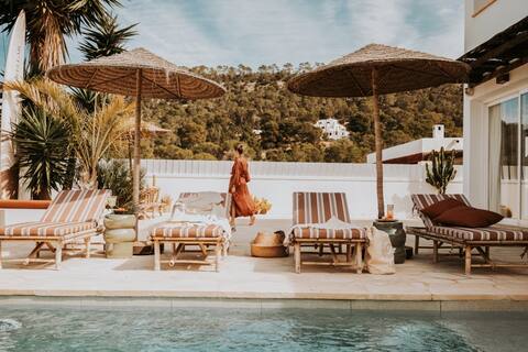 Casa Stellar. Boutique pool villa with sea views.