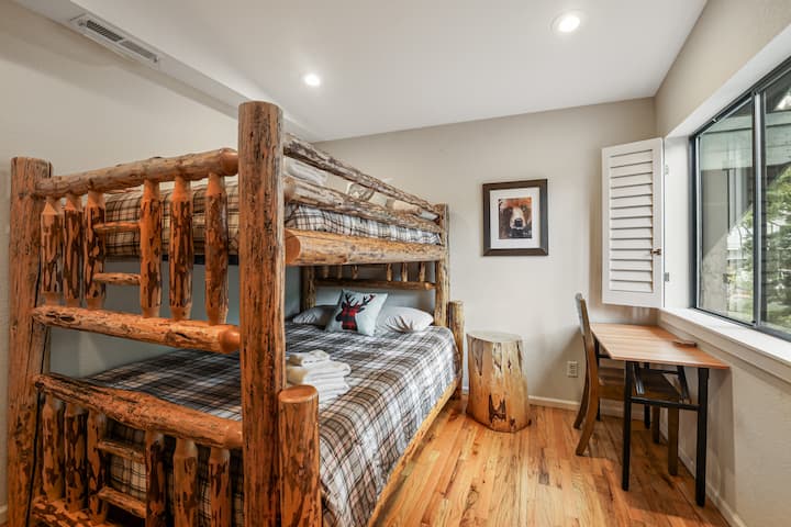 Real log full over queen bunk in the 'bear bedroom'.