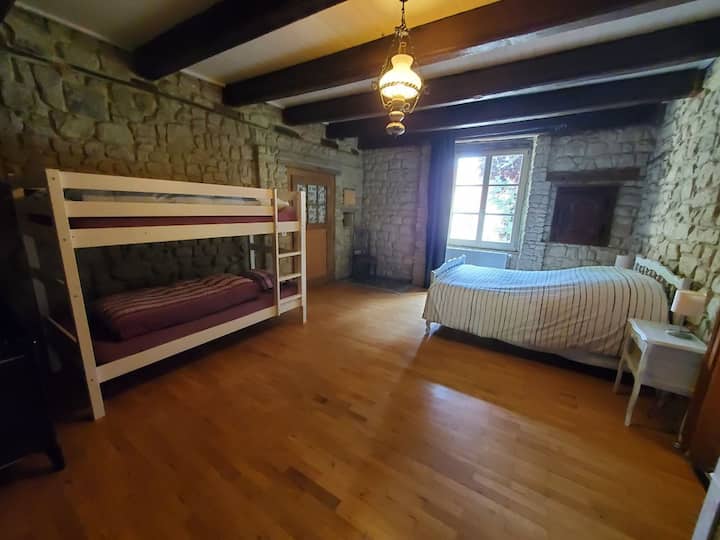 საძინებელი 1