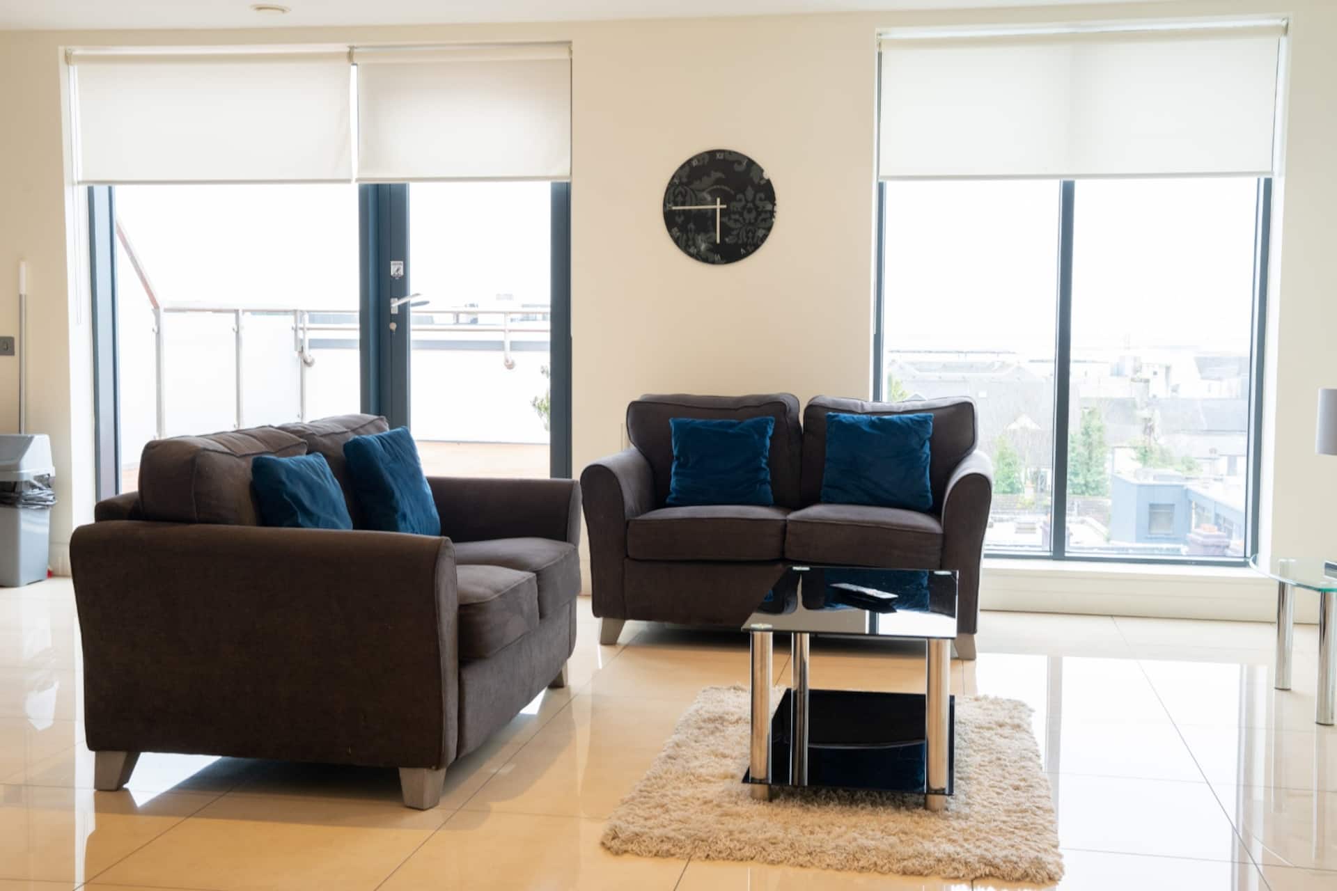 One Bedroom CityPoint Apartment — photo 4