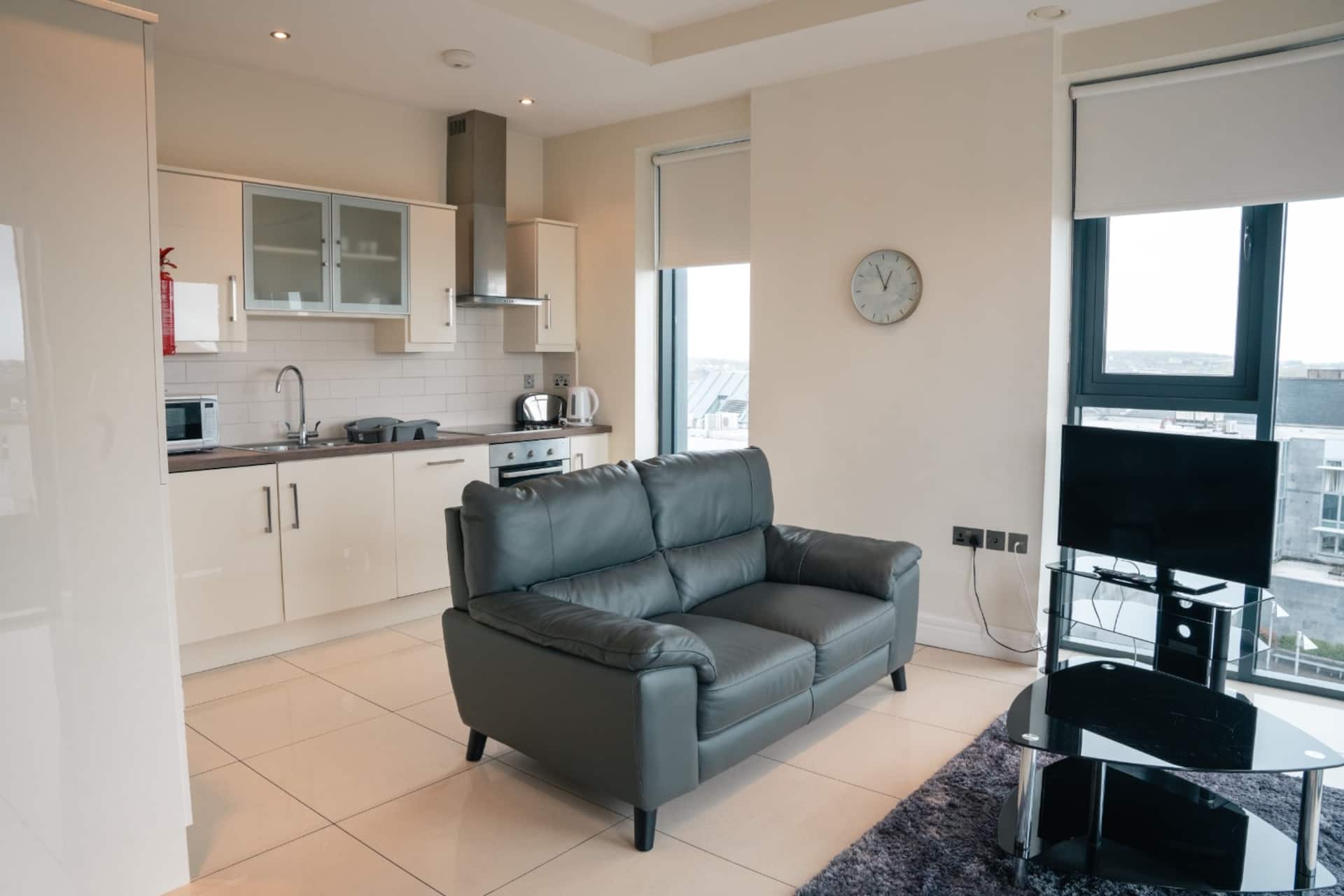 One Bedroom CityPoint Apartment — photo 3