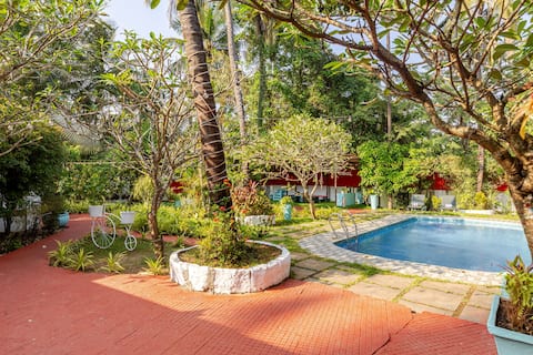 5 Bhk Party Villa With Private Pool In Goa