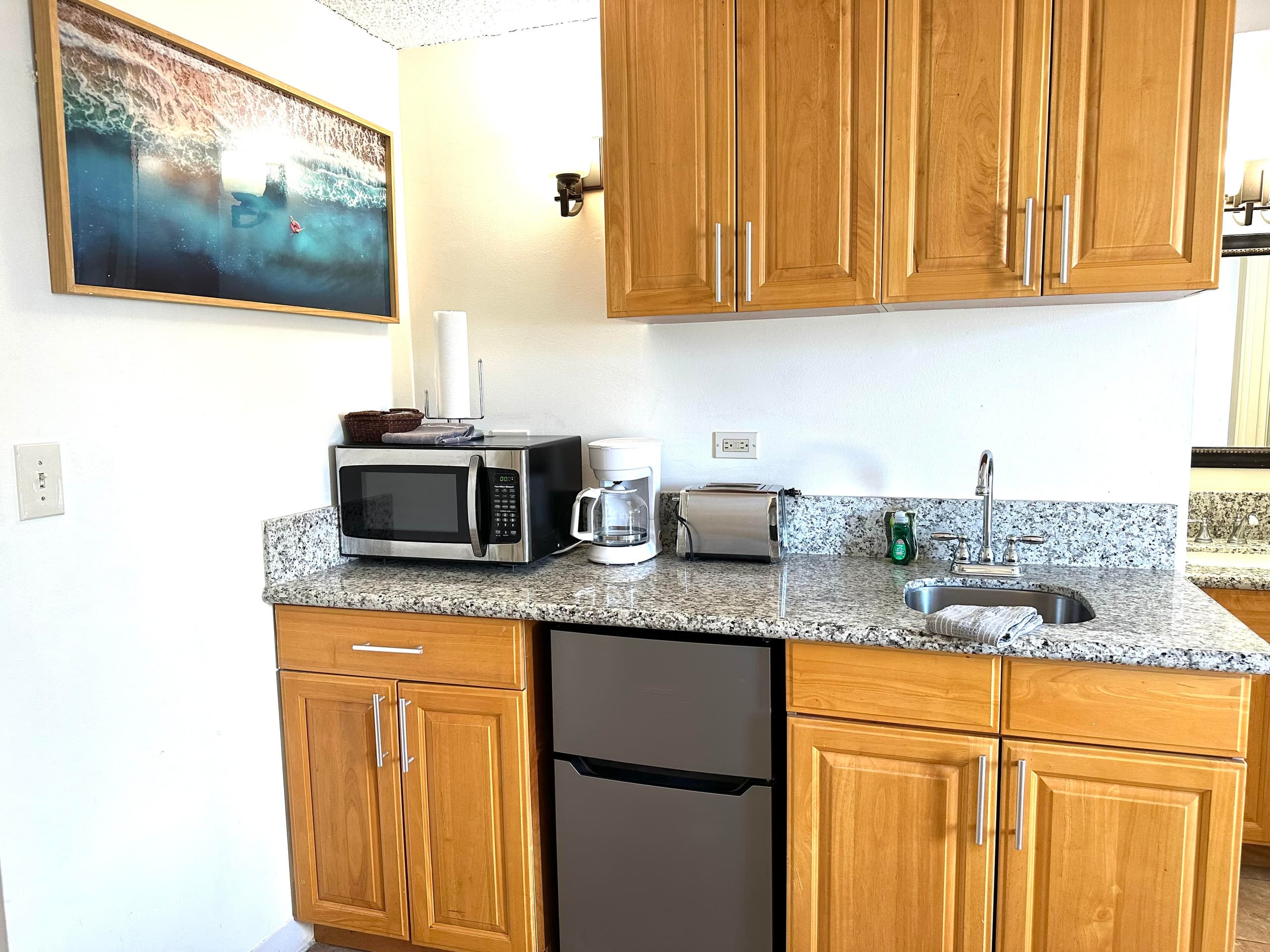 Condo in Honolulu · ★4.66 · Studio · 1 bed · 1 shared bath - Image 7