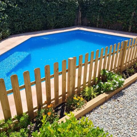 Cottage in the historic center of Gualta gallery image 2