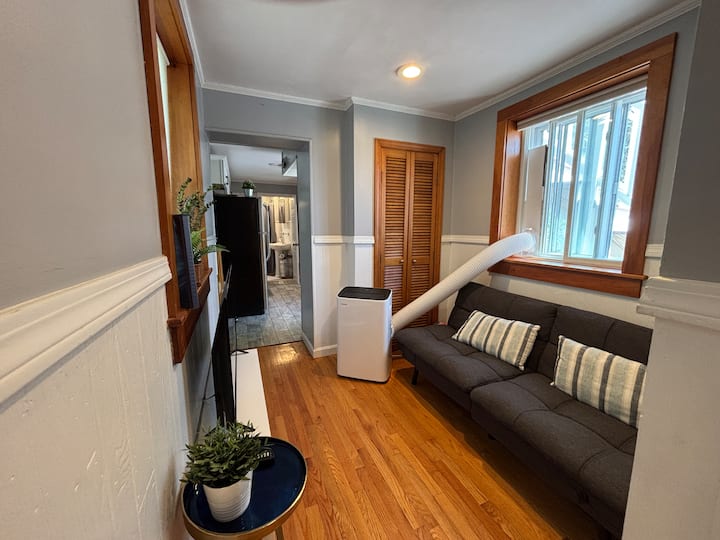 Enjoy The City And Beach! Walk To T, Beach In Mins - Revere, MA