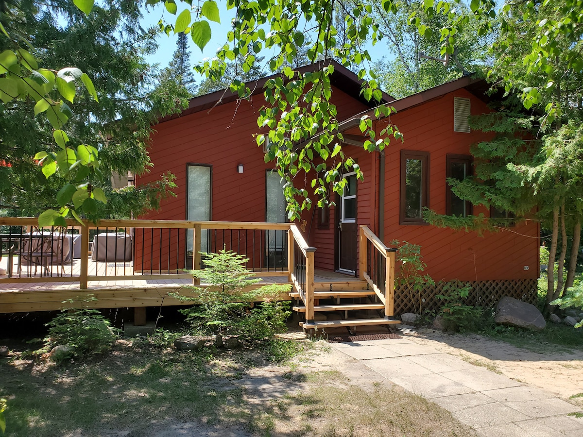 All Seasons Cabin in Bear Paw Estates Cabins for Rent in Grand Marais