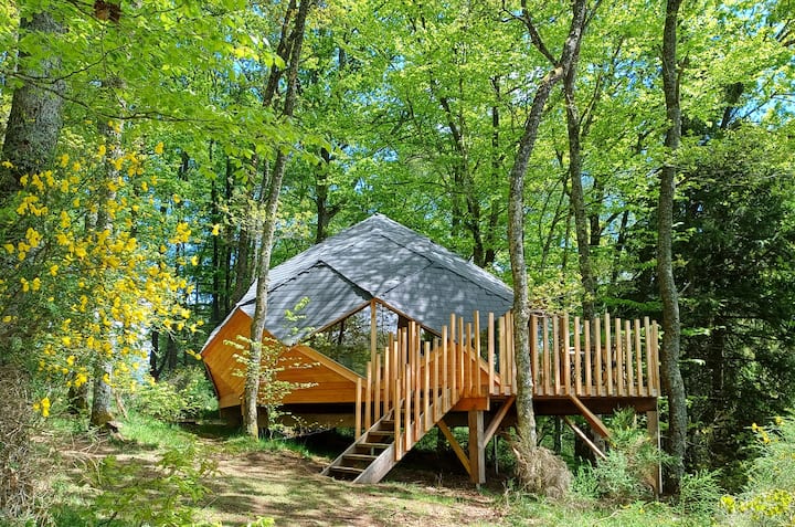 Cabane "Pollimage" Au Bord D'un Lac - Auvergne