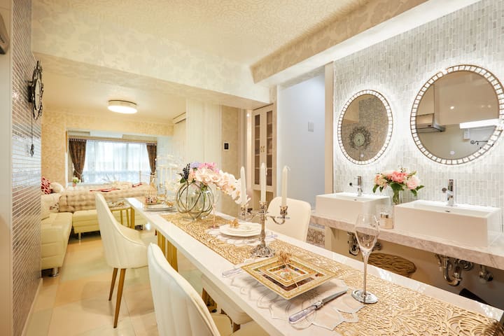 3mins walk Higashi-Shinjuku/3BRs/2showers/2toilets