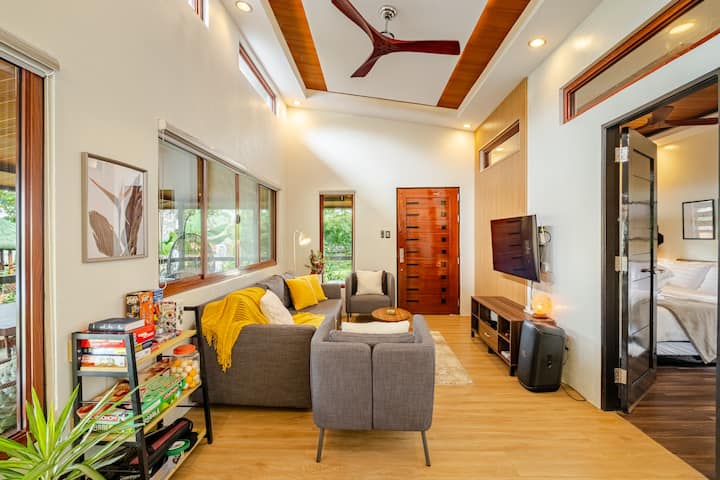 Private Resort Near Tagaytay, Pool, Heated Jacuzzi - Philippines