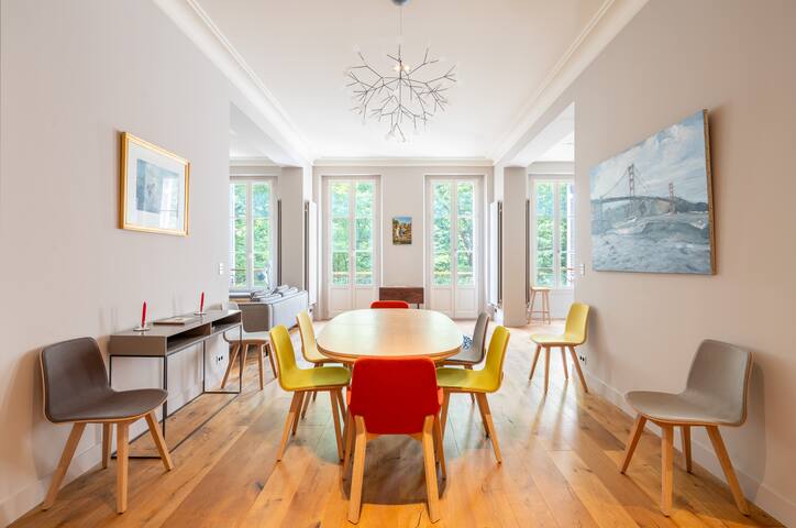 L’Élégant – Luxurious 160m2 & Public Garden view gallery image 4