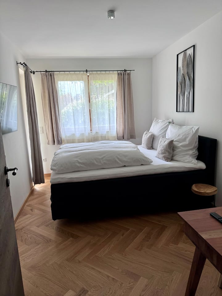 Mwonekano wa chumba cha kulala cha pili.