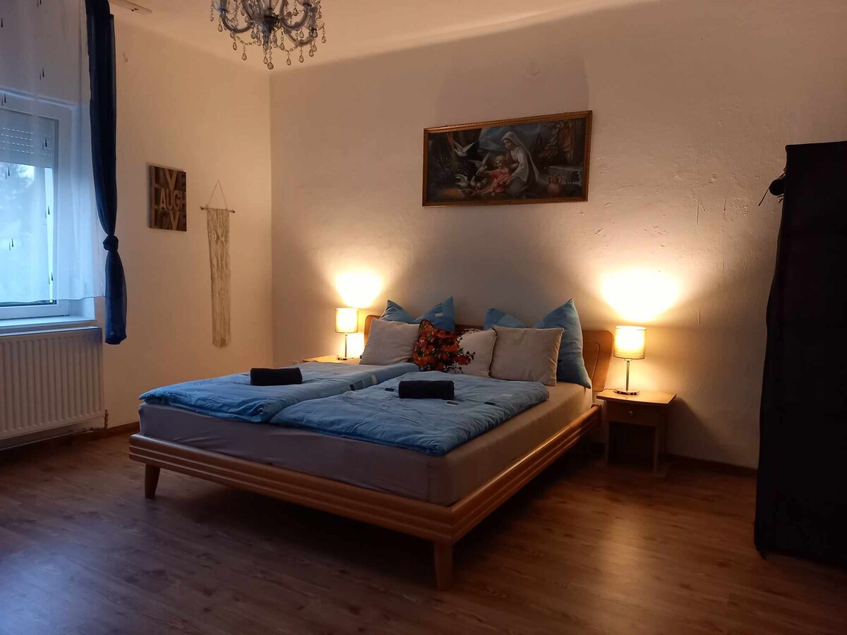 غرفة النوم 1