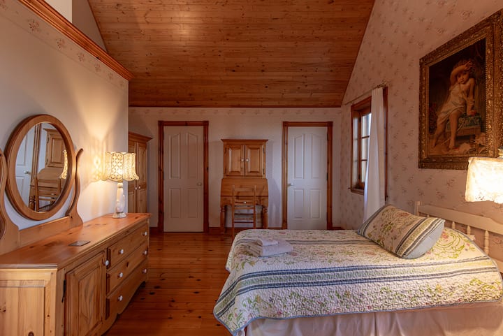 Spálňa č.4, detská izba. Izba komunikuje so spálňou.