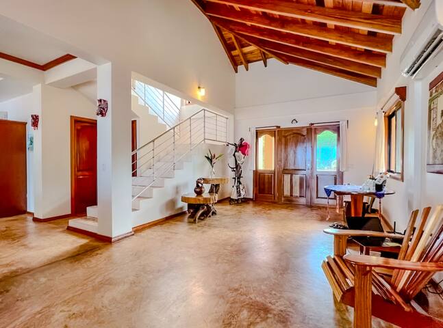 Beachfront Villa with a Pool and 360° Views gallery image 3