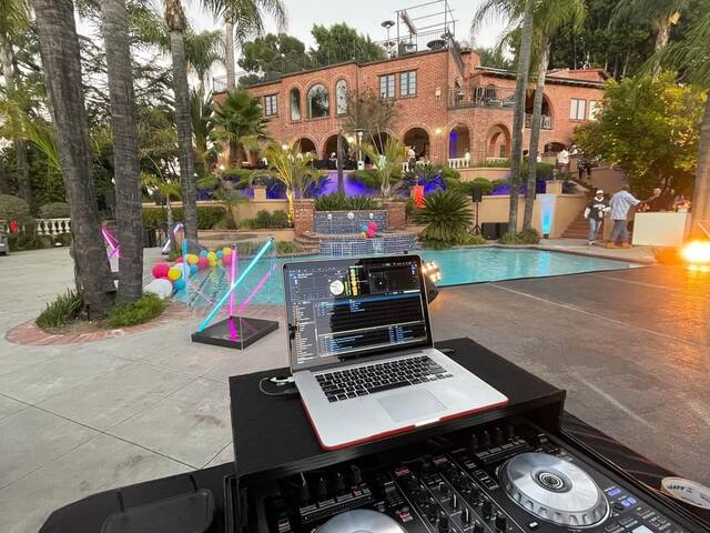 Manifest Retreat Home: Luxe Space for Wellness gallery image 4