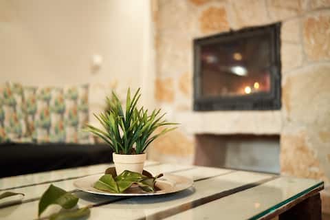 Casa Entre Acebedas: 4 Private Bathrooms, Garden, BBQ