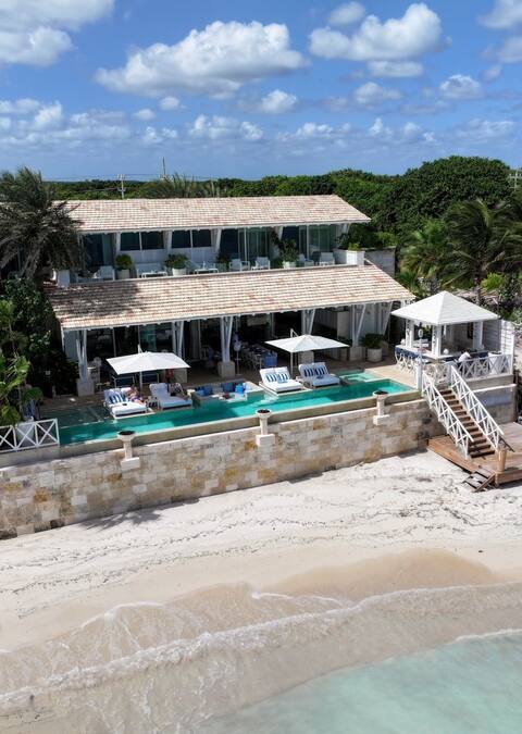 Villa Sha - Luxury Beachfront Villa in Cancun
