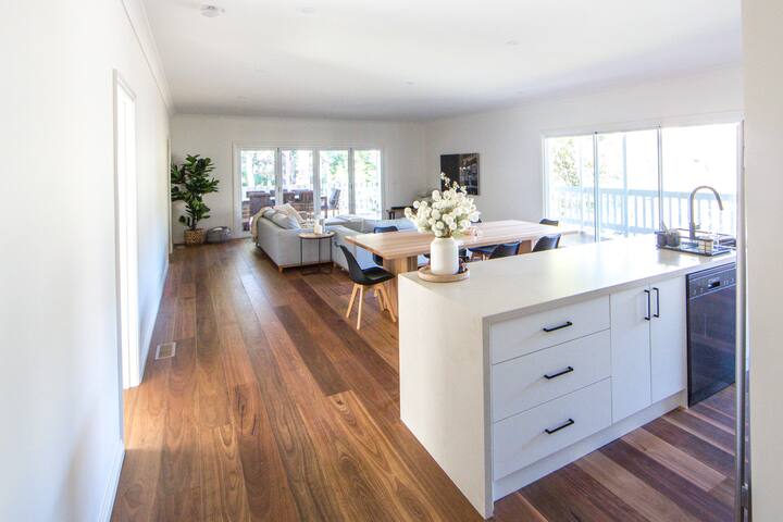 Martyr Views gallery image 3