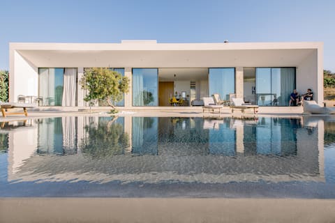 Ellasresidence Fantastic Heated Pool