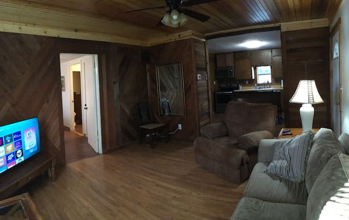 Cozy Hideaway - Belton, TX