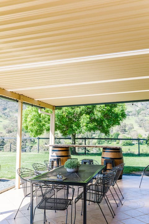 Little River Lodge - Stunning Rivers & Mountains