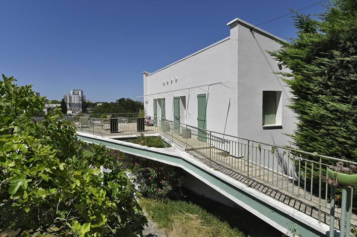 Villa d’archi vintage MCM, rooftop sur Bordeaux gallery image 2