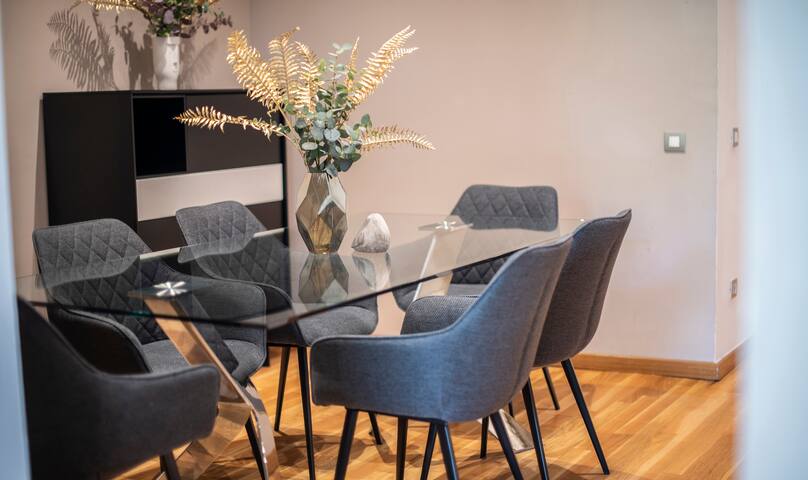 Paseo de Gracia C apartment; spacious & central gallery image 5