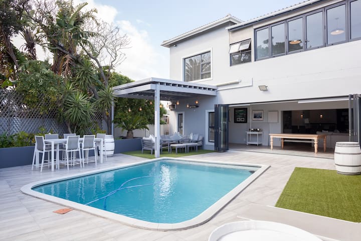 Elegant 8-Sleeper | Poolside Living & Braai Vibes