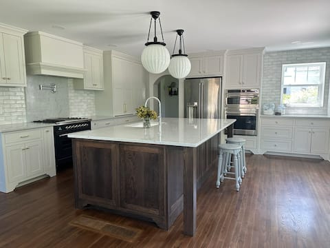 Football Weekend Heaven. Walk Everywhere!