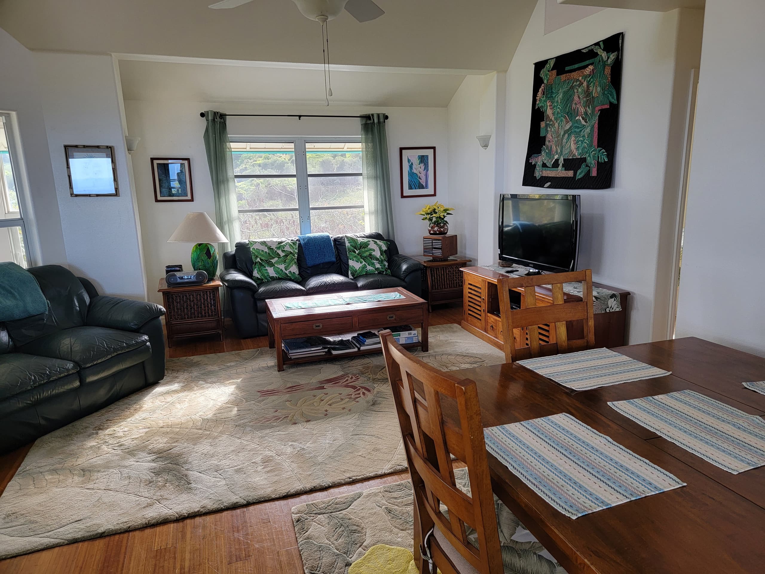 Home in Honomu · ★4.91 · 3 bedrooms · 3 beds · 2 private baths - Image 5