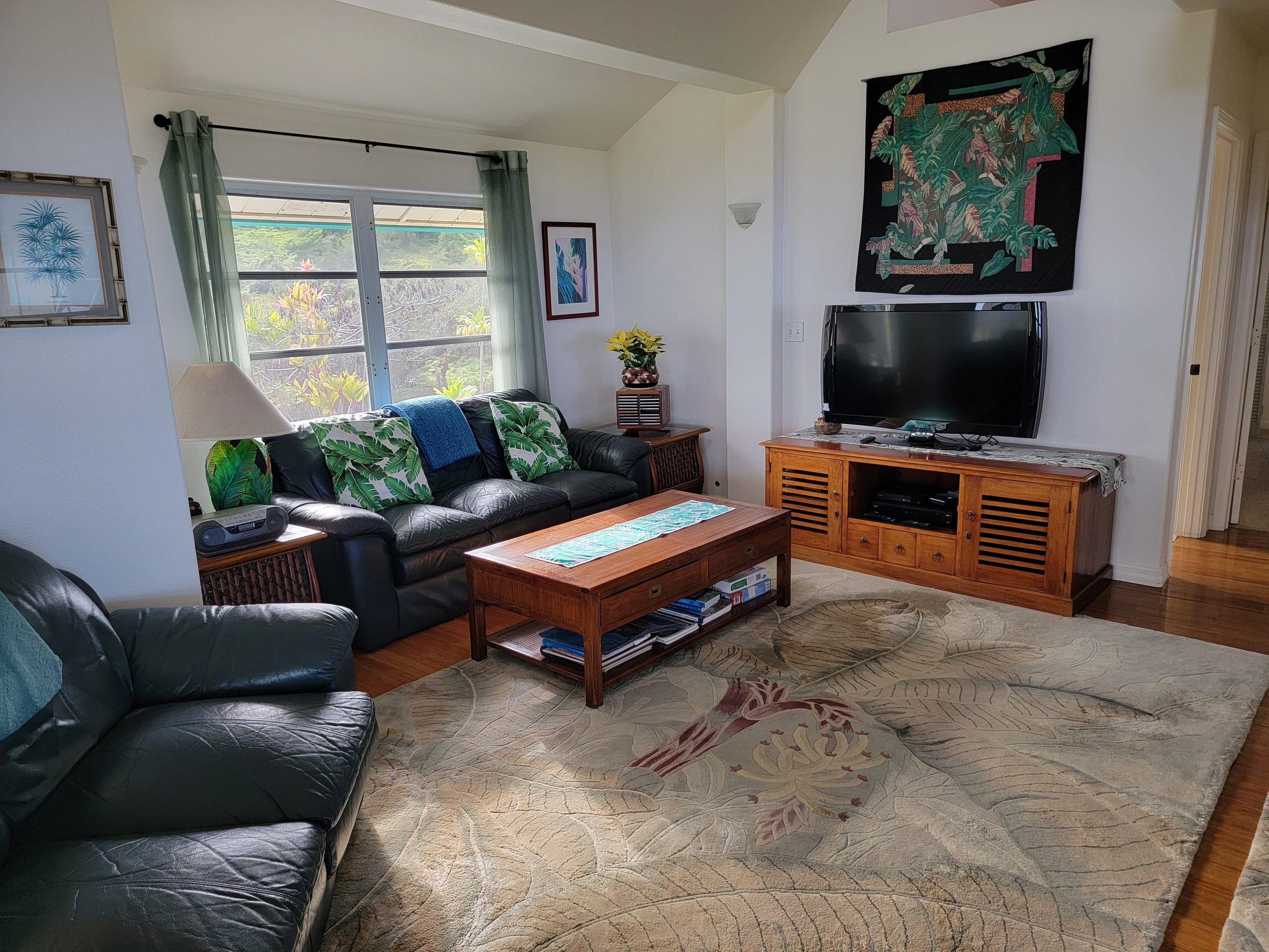 Home in Honomu · ★4.91 · 3 bedrooms · 3 beds · 2 private baths - Image 4