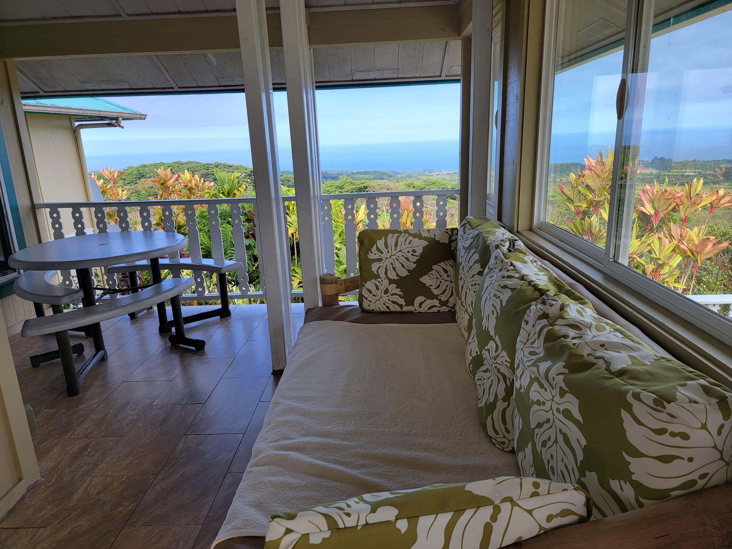 Home in Honomu · ★4.91 · 3 bedrooms · 3 beds · 2 private baths - Image 16