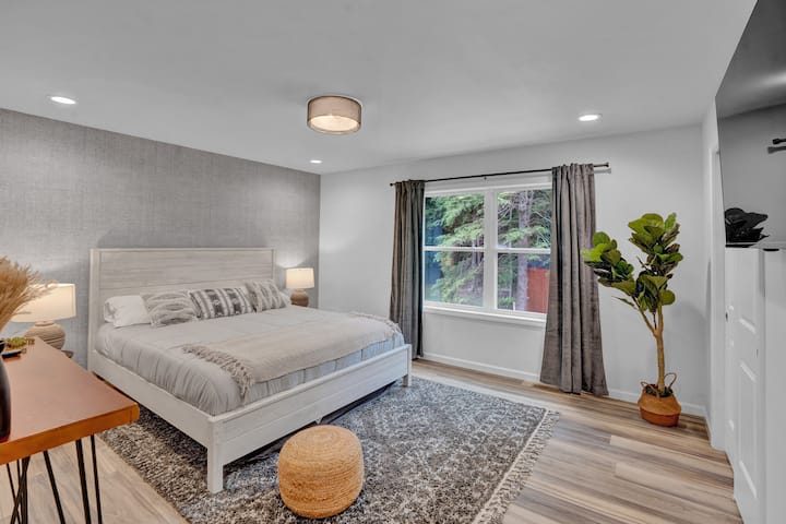 Cozy king sized bedroom in upper level. 