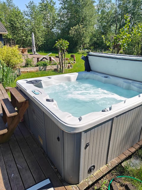 All Inclusive Vacation Home with small outdoor spa.