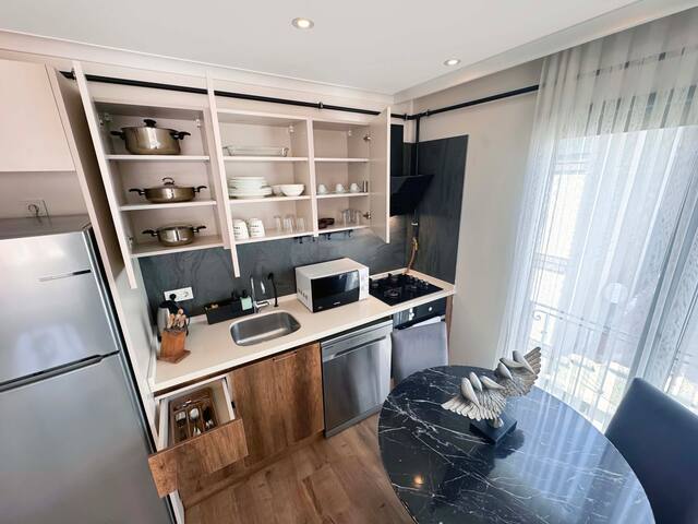 Modern and Comfortable 3+2 Apartment -Şişli Center gallery image 5