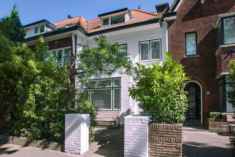 Central spacious renovated home in beautiful area!