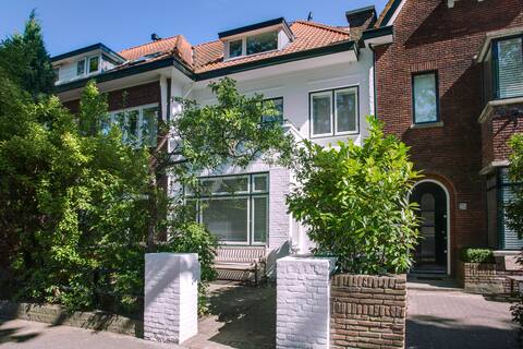 Central spacious renovated home in beautiful area!