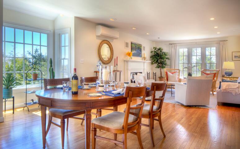 Secluded Oasis w/ Heated Pool – 10 mins to Newport gallery image 3