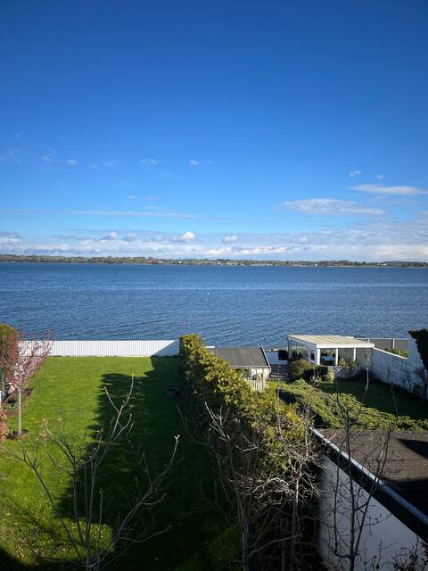 Townhouse with fjord view, and 5 min. to the city center