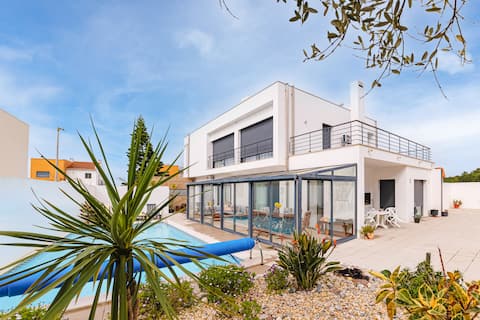 Villa-4Bedroom-3Bathroom-Heated Pool-PetFriendly