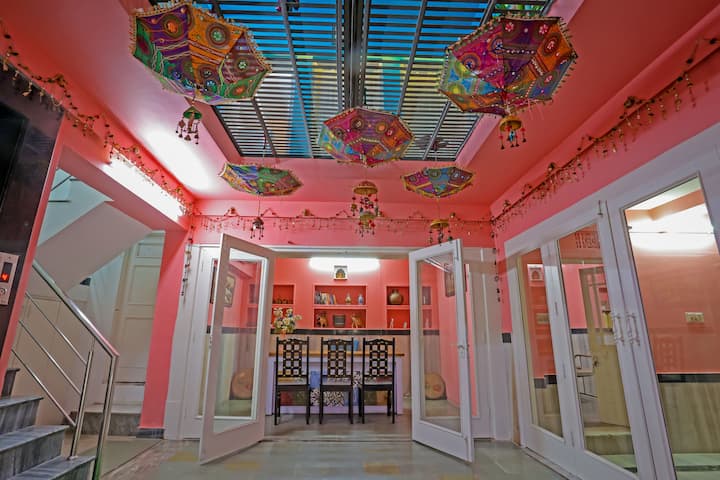 Old Traditional Heritage House Entire Floor - Jaipur
