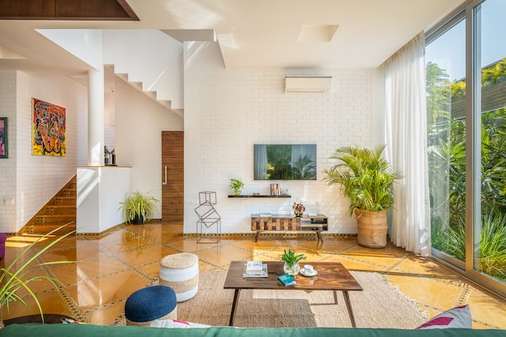 Living room image 9