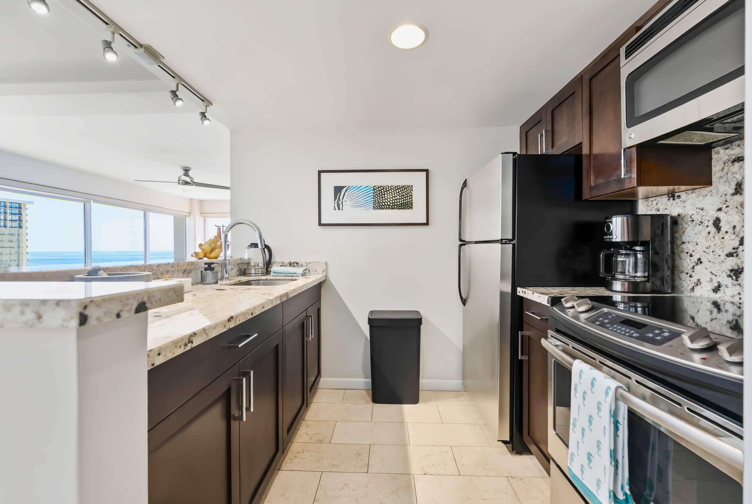 Home in Honolulu · ★5.0 · 2 bedrooms · 4 beds · 2 private baths - Image 15