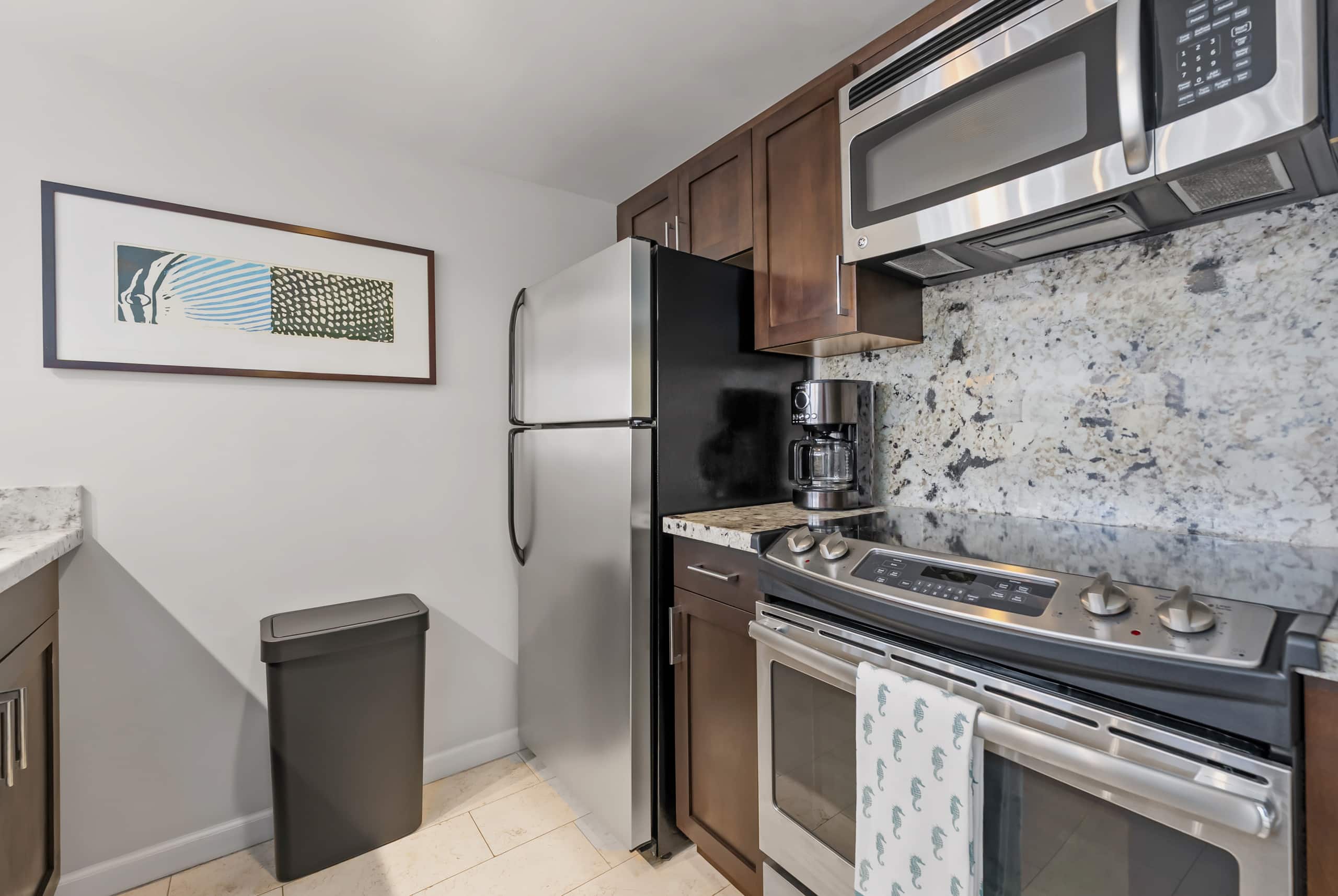 Home in Honolulu · ★5.0 · 2 bedrooms · 4 beds · 2 private baths - Image 17