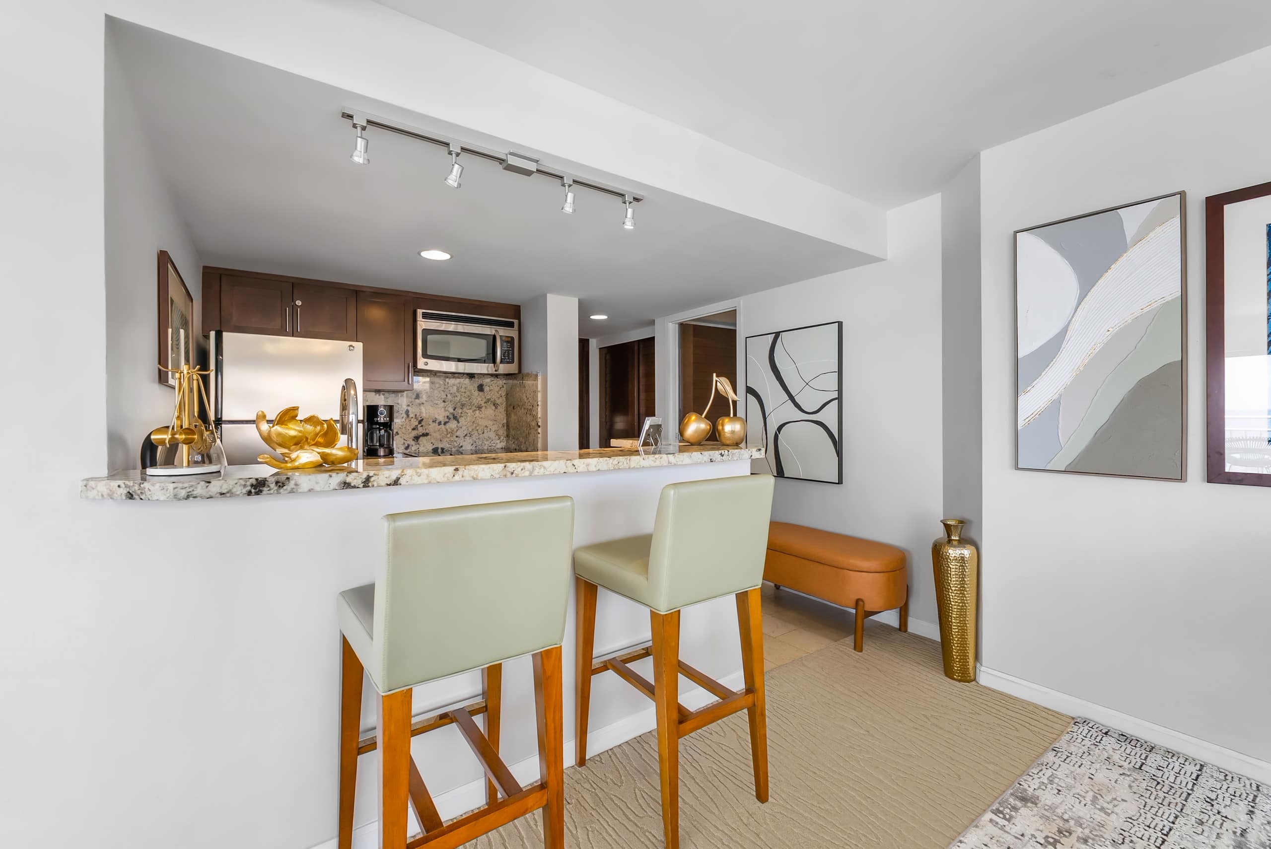 Home in Honolulu · ★5.0 · 2 bedrooms · 4 beds · 2 private baths - Image 21