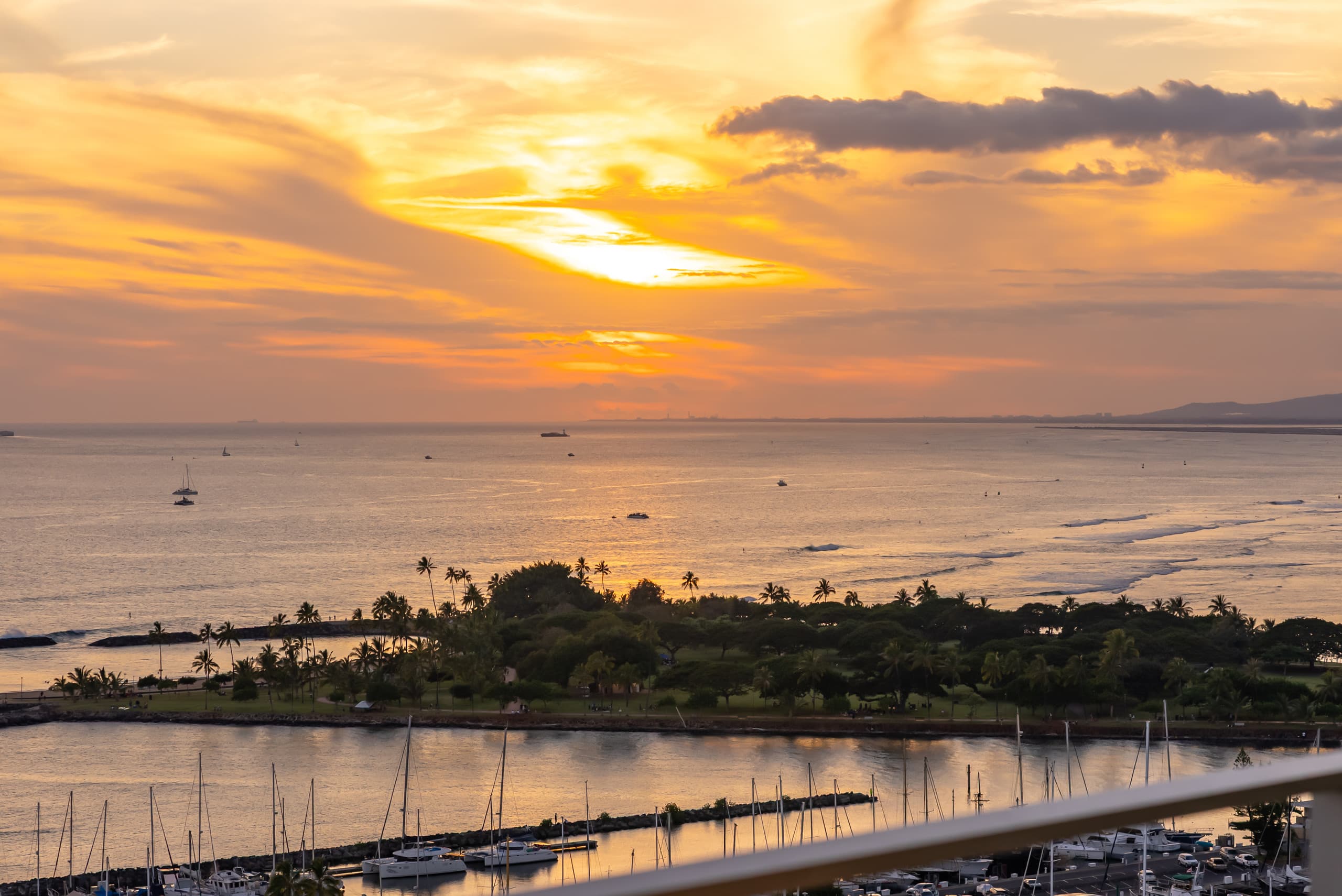 Home in Honolulu · ★5.0 · 2 bedrooms · 4 beds · 2 private baths - Image 46