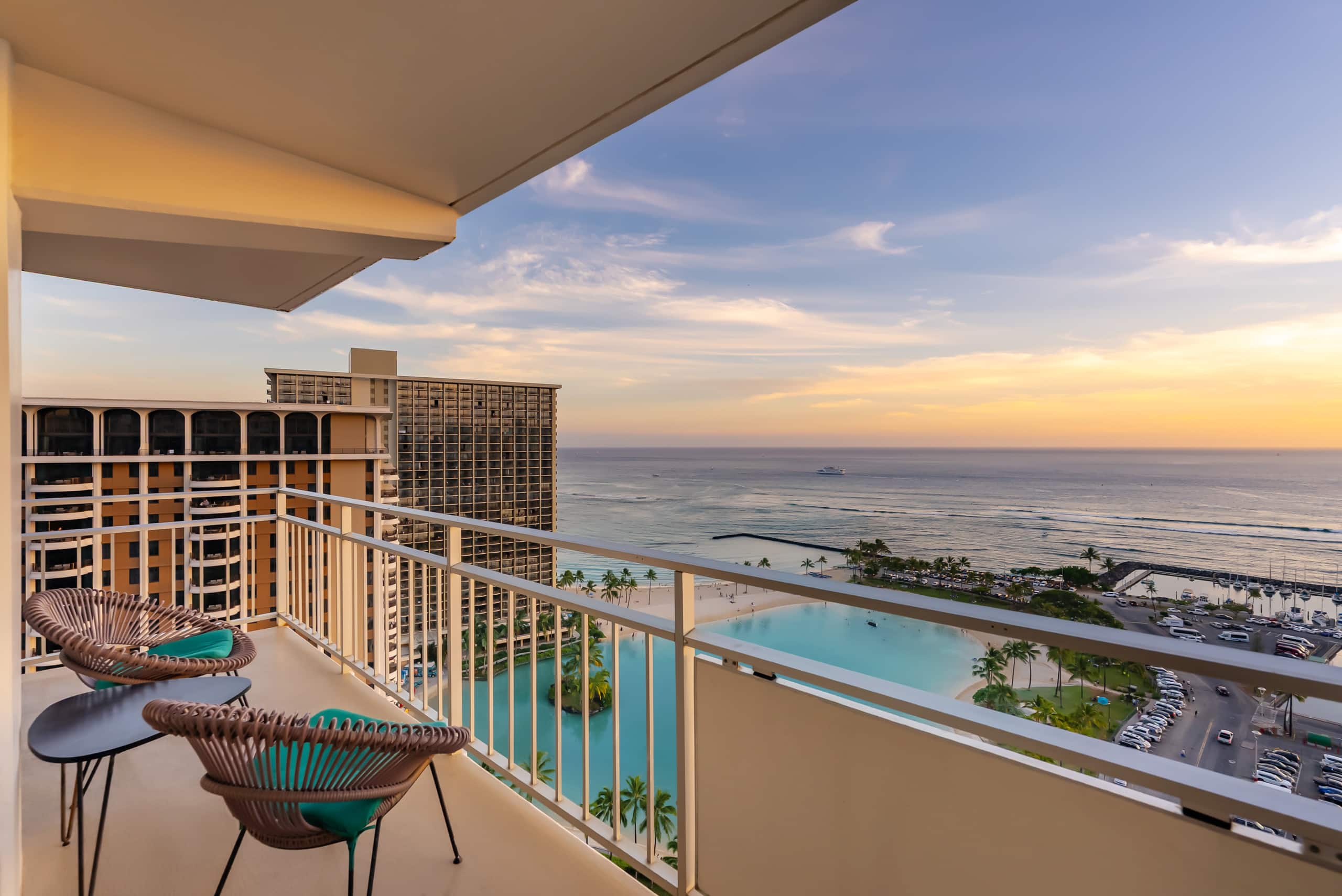 Home in Honolulu · ★5.0 · 2 bedrooms · 4 beds · 2 private baths - Image 44