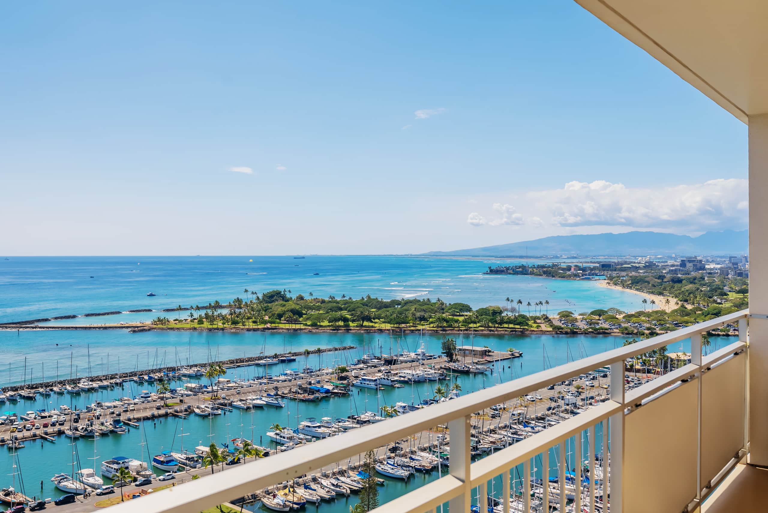 Home in Honolulu · ★5.0 · 2 bedrooms · 4 beds · 2 private baths - Image 45